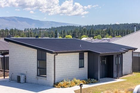 Photo of property in 4 Kinnaird Close, Alexandra, 9320