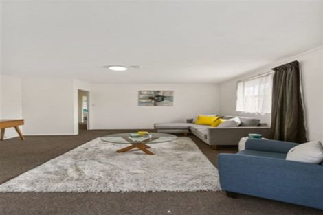Photo of property in 2/61 Redcrest Avenue, Red Hill, Papakura, 2110
