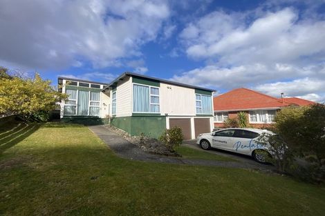 Photo of property in 56 Dowse Drive, Maungaraki, Lower Hutt, 5010