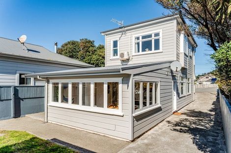 Photo of property in 38 Rua Street, Lyall Bay, Wellington, 6022