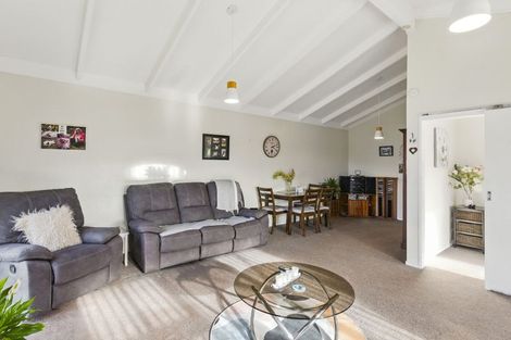 Photo of property in 6a Buckley Grove, Paraparaumu, 5032