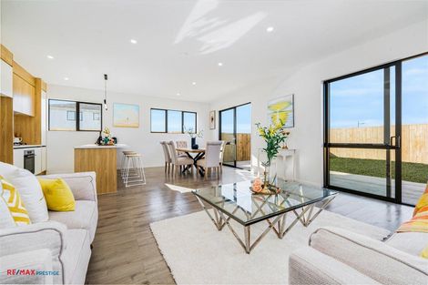 Photo of property in 19 Woven Place, Karaka, Papakura, 2113