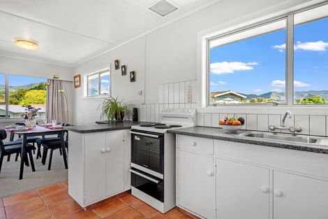 Photo of property in 10 Cornwall Place, Stoke, Nelson, 7011