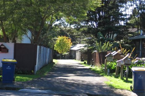 Photo of property in 1/6 Sonnenberg Way, Titirangi, Auckland, 0604