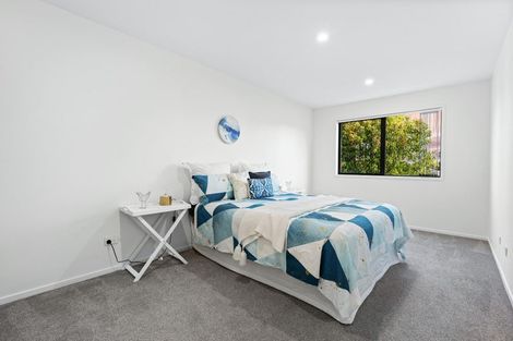 Photo of property in 6d Buisson Glade, West Harbour, Auckland, 0618