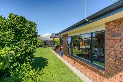 Photo of property in 18 Daniel Place, Kelvin Grove, Palmerston North, 4414