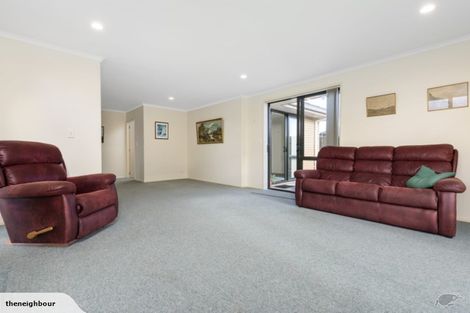 Photo of property in 718 Gloucester Road, Papamoa Beach, Papamoa, 3118