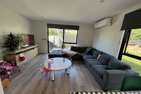 Photo of property in 7/37 Camelot Place, Glenfield, Auckland, 0629