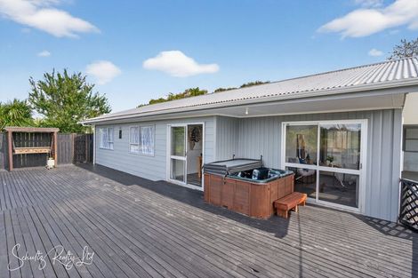 Photo of property in 27 Hurndall Street East, Maungaturoto, 0520