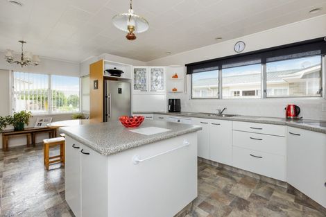 Photo of property in 610 Ballantyne Street, Frimley, Hastings, 4120