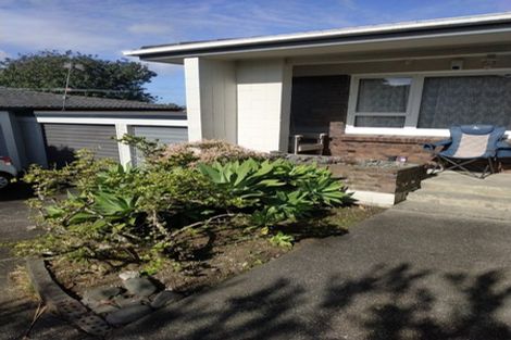 Photo of property in 1/34 Butterworth Drive, Glendene, Auckland, 0602