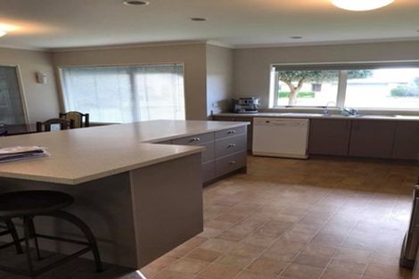 Photo of property in 14 Kennedy Place, Waikanae Beach, Waikanae, 5036