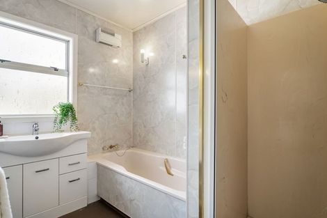 Photo of property in 1/78 Castor Bay Road, Castor Bay, Auckland, 0620