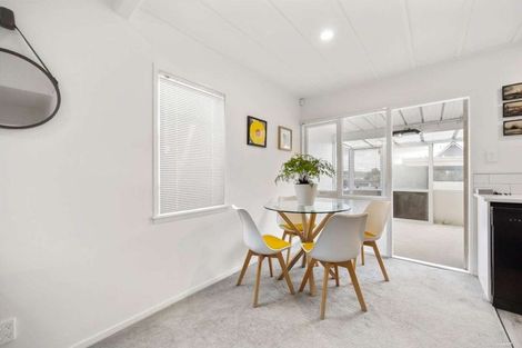 Photo of property in 52o Pilkington Road, Panmure, Auckland, 1072