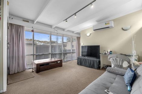 Photo of property in 2/127 Seabrook Avenue, New Lynn, Auckland, 0600