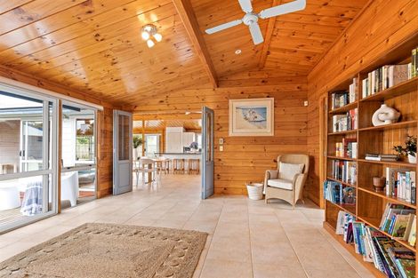 Photo of property in 15 Ruby Cove, Omaha, 0986