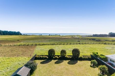 Photo of property in 17a Dolphin Parade, Bell Block, New Plymouth, 4312