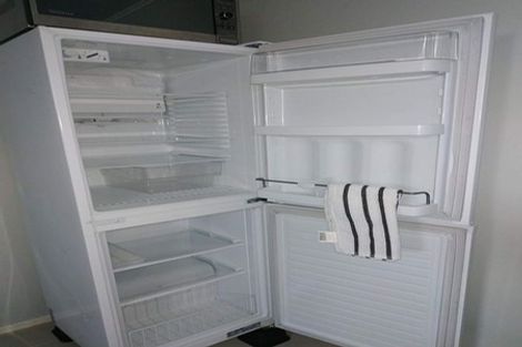 Photo of property in 28 Rotoiti Avenue, Pakuranga Heights, Auckland, 2010