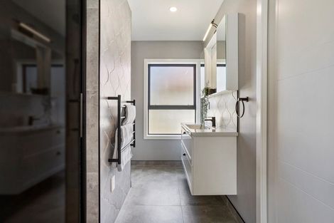 Photo of property in 53 Awatira Drive, Papamoa Beach, Papamoa, 3118