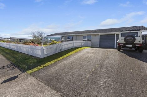 Photo of property in 2 Gardenia Avenue, Bell Block, New Plymouth, 4312