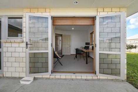 Photo of property in 5 Shire Place, Papamoa Beach, Papamoa, 3118