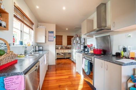 Photo of property in 1 Tyndall Street, Palmerston North, 4414