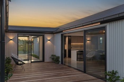 Photo of property in 3 Makakahi Street, Lytton West, 4071