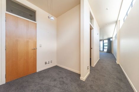 Photo of property in Endeavour Apartments, 8/125 Thorndon Quay, Pipitea, Wellington, 6011