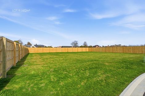 Photo of property in 69 Crofton Road, Harewood, Christchurch, 8051