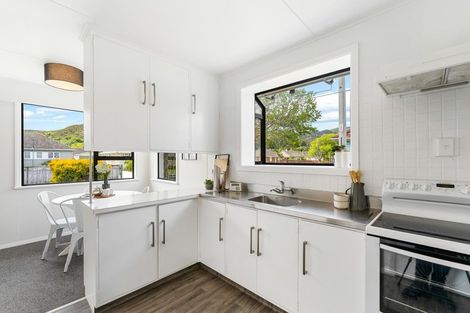 Photo of property in 59 Chapman Crescent, Naenae, Lower Hutt, 5011