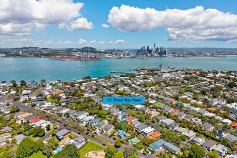 Photo of property in 31 Shoal Bay Road, Devonport, Auckland, 0624
