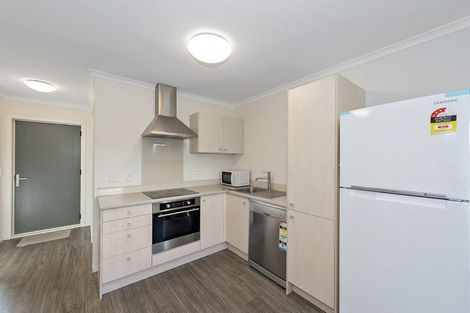 Photo of property in 2 Chiefs Court, Hamilton East, Hamilton, 3216