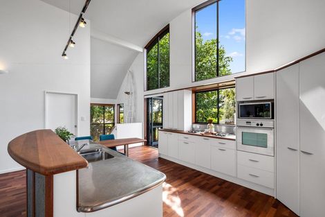 Photo of property in 60 Palmerston Road, Birkenhead, Auckland, 0626