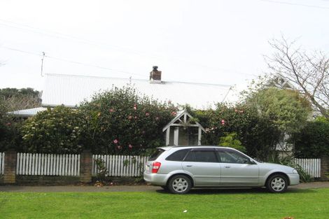 Photo of property in 18 Mouatt Street, Waitara, 4320