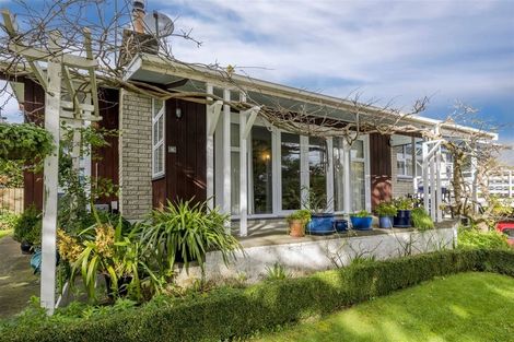 Photo of property in 16 Stuart Street, Levin, 5510