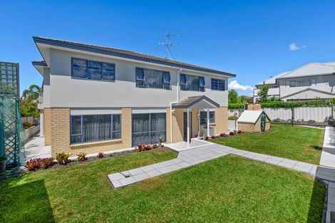 Photo of property in 16 Waimanu Bay Drive, Te Atatu Peninsula, Auckland, 0610
