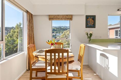 Photo of property in 2 Mckeefry Grove, Tawa, Wellington, 5028