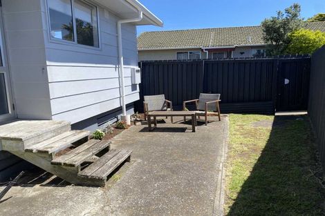 Photo of property in 12 Karyn Street, Castlecliff, Whanganui, 4501