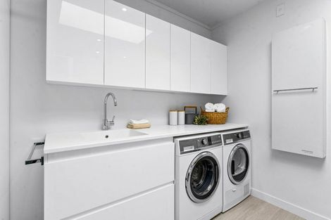 Photo of property in 1/62 Milford Road, Milford, Auckland, 0620