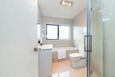 Photo of property in 22a Kamara Road, Glen Eden, Auckland, 0602