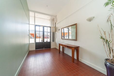 Photo of property in Endeavour Apartments, 8/125 Thorndon Quay, Pipitea, Wellington, 6011