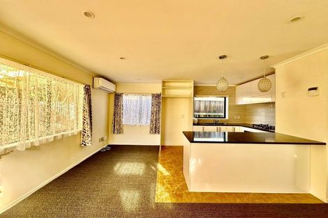 Photo of property in 109 Everglade Drive, Totara Heights, Auckland, 2105