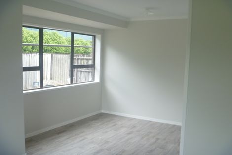 Photo of property in 2/2 Walter Strevens Drive, Conifer Grove, Takanini, 2112