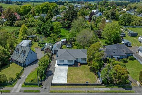 Photo of property in 176 Bridge Street, Bulls, 4818