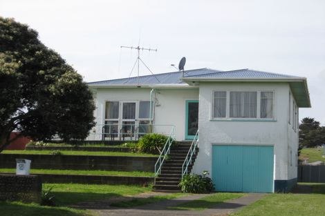 Photo of property in 58 Thatcher Street, Castlecliff, Whanganui, 4501