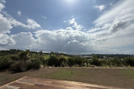 Photo of property in 5 Johnson Place, Stillwater, Silverdale, 0993