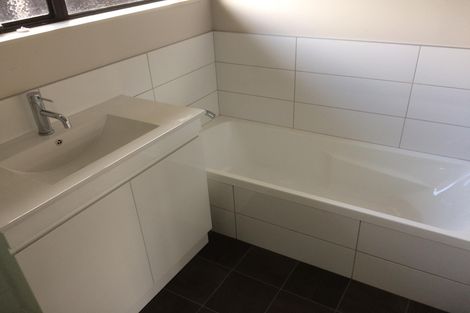 Photo of property in 6 Jensen Street, Hokowhitu, Palmerston North, 4410