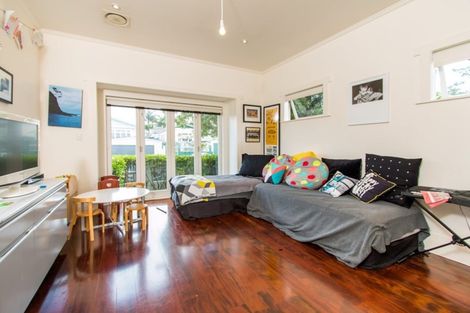 Photo of property in 6 Westmere Crescent, Westmere, Auckland, 1022