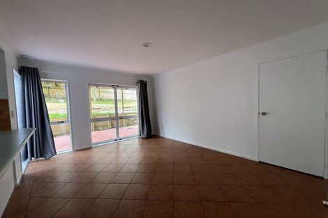 Photo of property in 8 Thornbill Rise, Unsworth Heights, Auckland, 0632