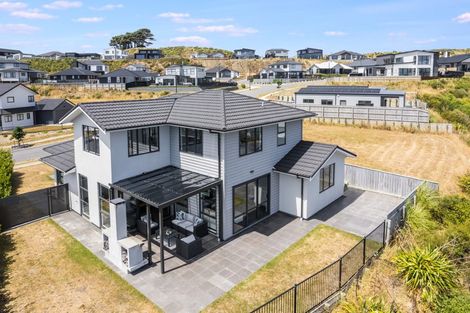 Photo of property in 34 Waitaria Terrace, Aotea, Porirua, 5024